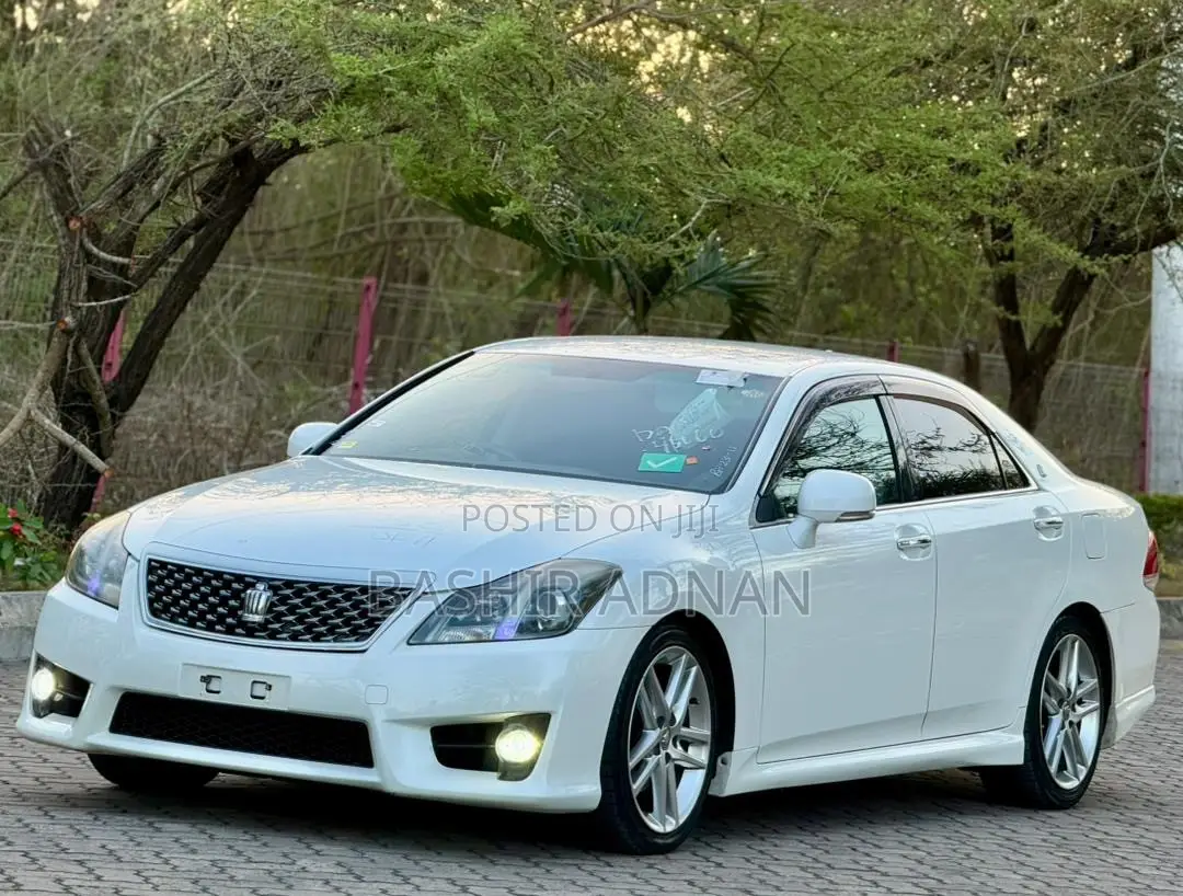 Toyota Crown 2011 White
