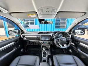 Toyota Hilux 2021 Gray