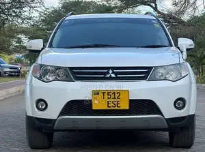 Mitsubishi Outlander 2011 White