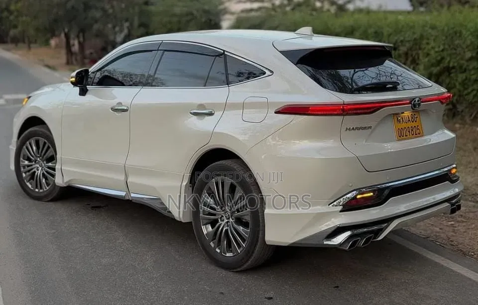 Toyota Harrier 2021 White
