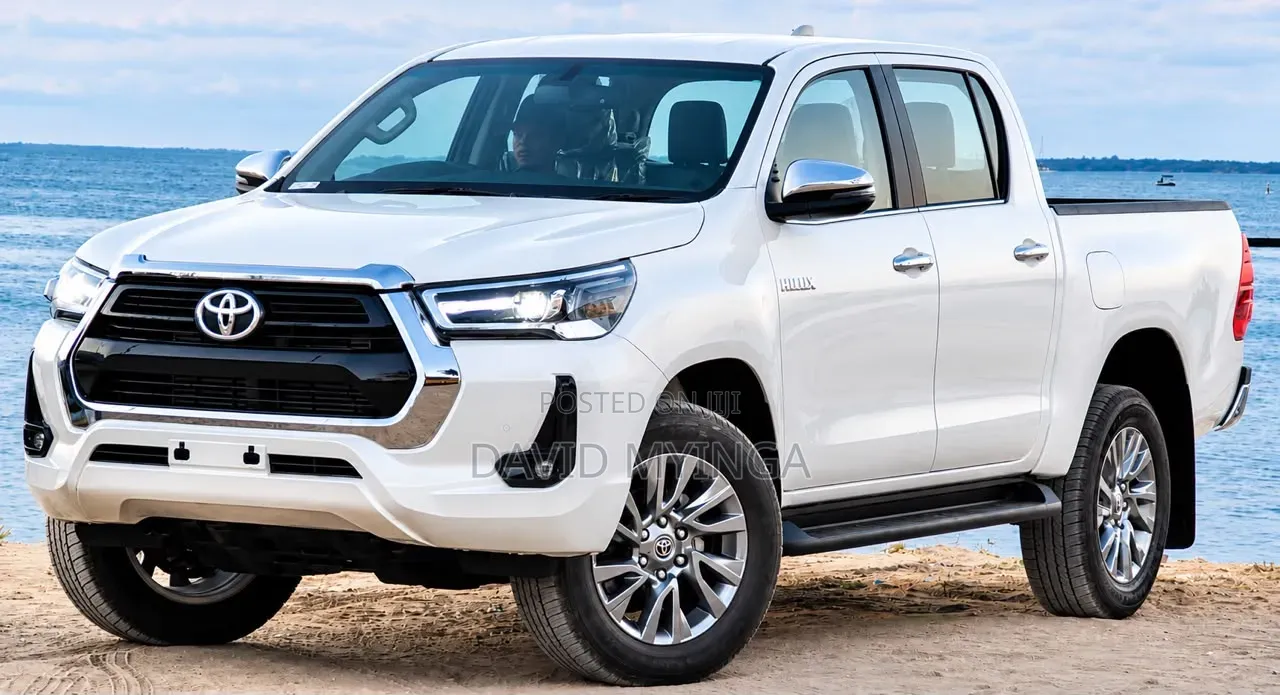 New Toyota Hilux 2025 Pearl