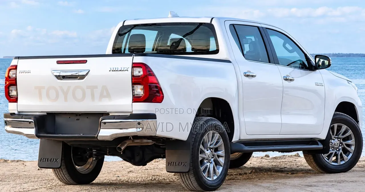 New Toyota Hilux 2025 Pearl