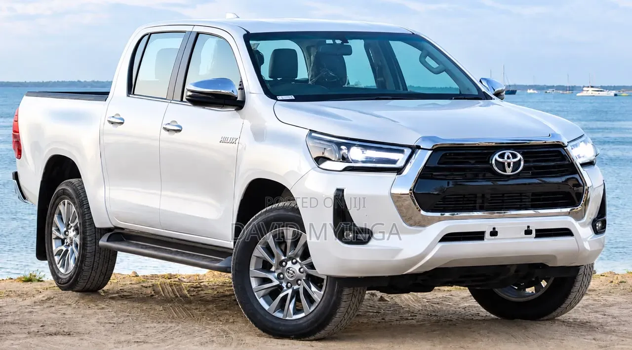 New Toyota Hilux 2025 Pearl