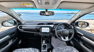 New Toyota Hilux 2025 Pearl