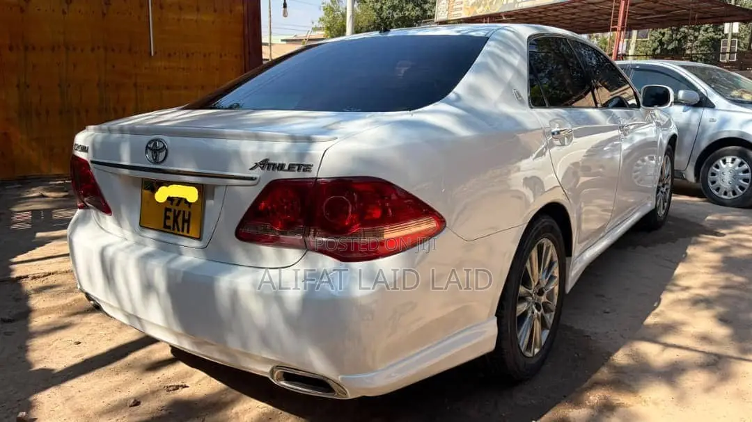 Toyota Crown 2009 White