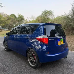 Toyota Ractis 2012 Blue