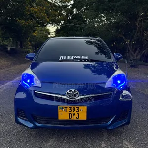 Toyota Ractis 2012 Blue
