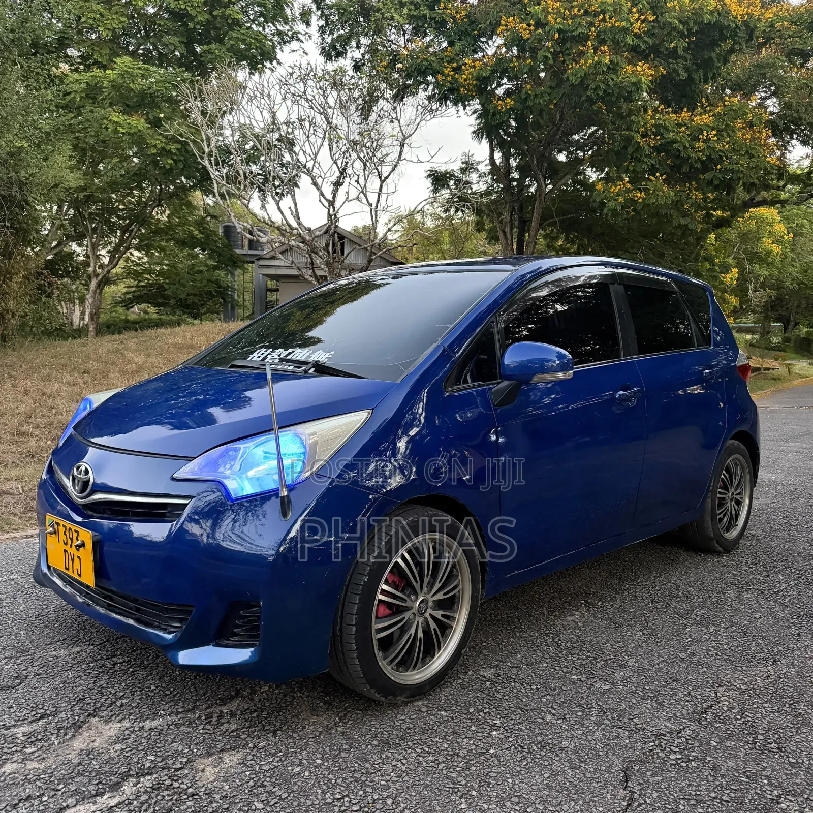 Toyota Ractis 2012 Blue