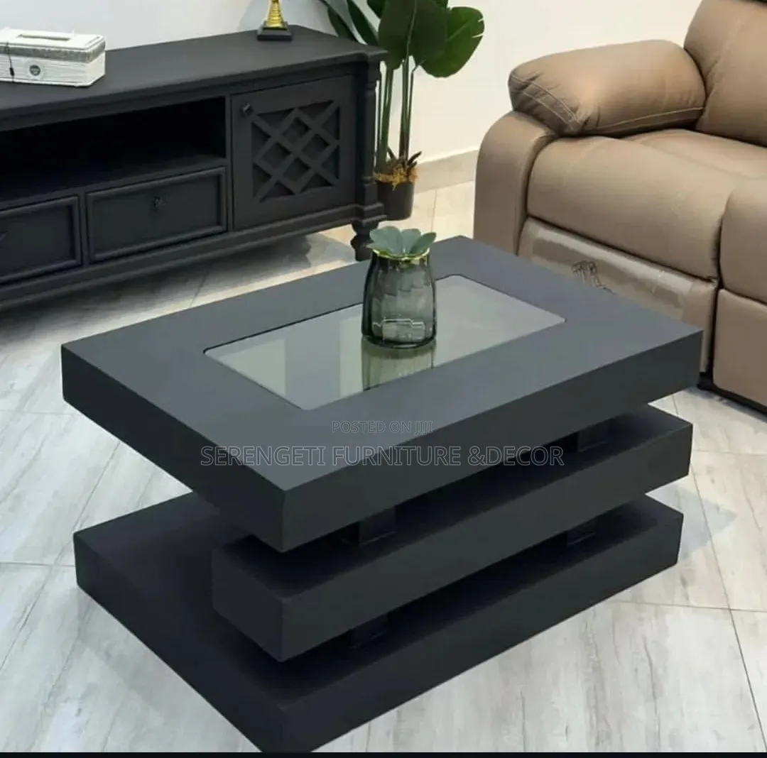 Classic Designed Coffe Table.