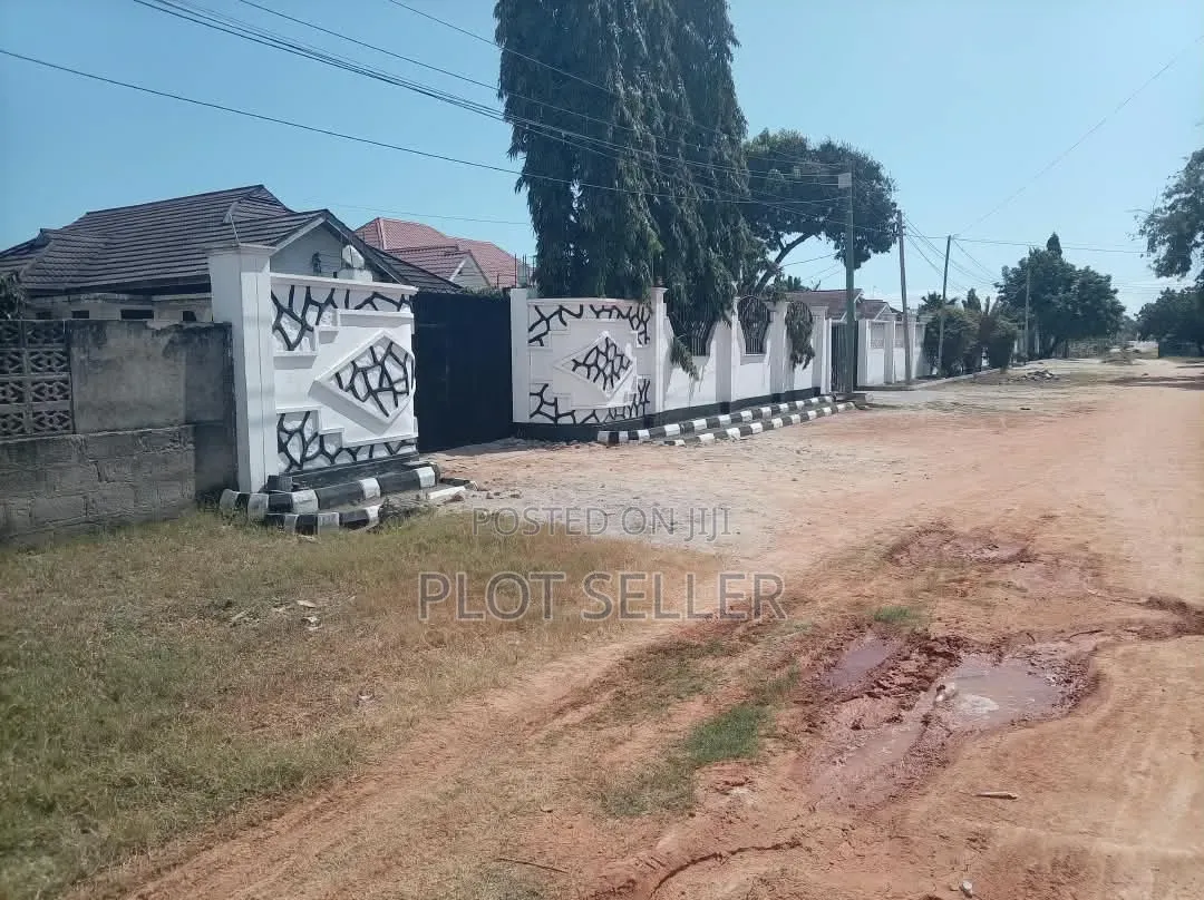 3bdrm House in Ununio Mnara Wa Tigo, Mbweni for sale