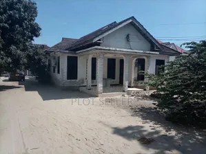 3bdrm House in Ununio Mnara Wa Tigo, Mbweni for sale