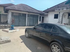 3bdrm House in Ununio Mnara Wa Tigo, Mbweni for sale