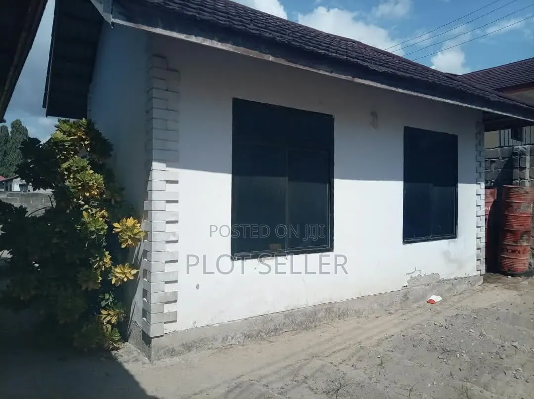 3bdrm House in Ununio Mnara Wa Tigo, Mbweni for sale