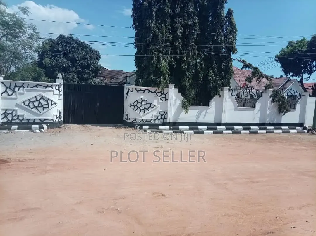 3bdrm House in Ununio Mnara Wa Tigo, Mbweni for sale