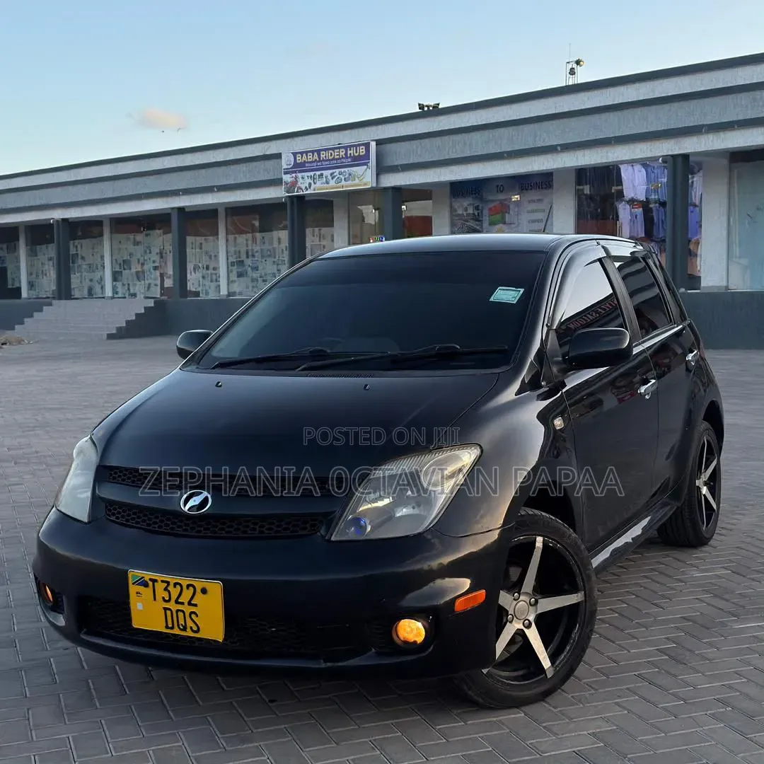 Toyota IST 2005 Black