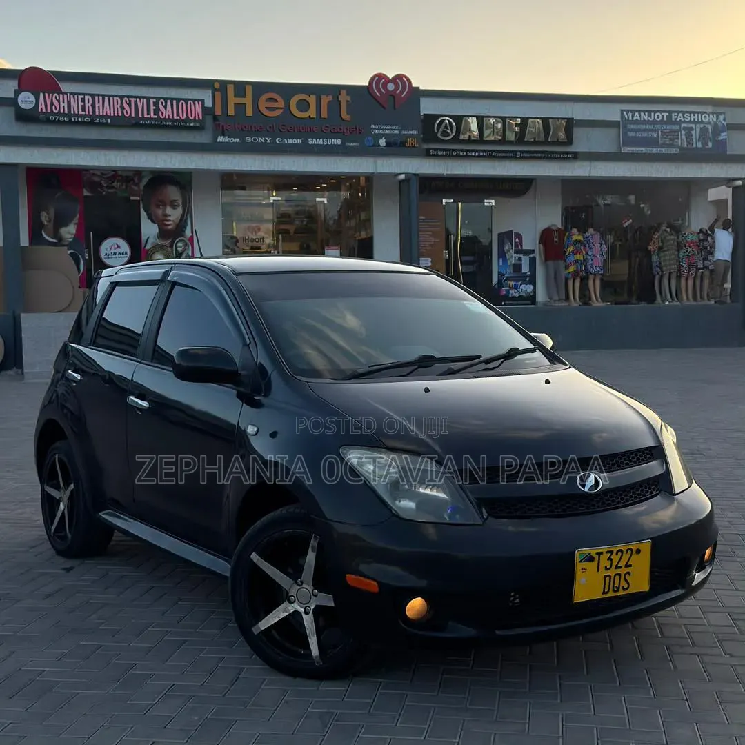 Toyota IST 2005 Black