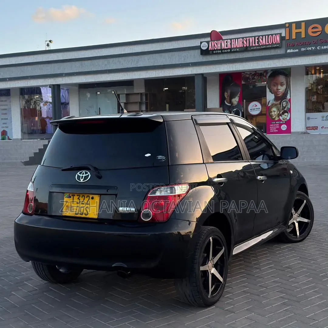 Toyota IST 2005 Black