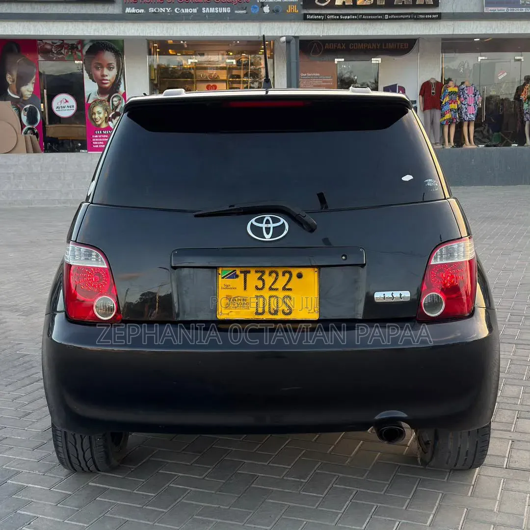 Toyota IST 2005 Black