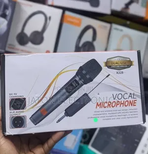 Professional Microphone Dual 
Wireless and Wired