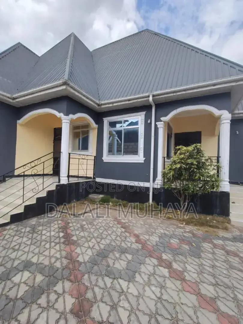 4bdrm House in Azam Complex, Mbagala for sale