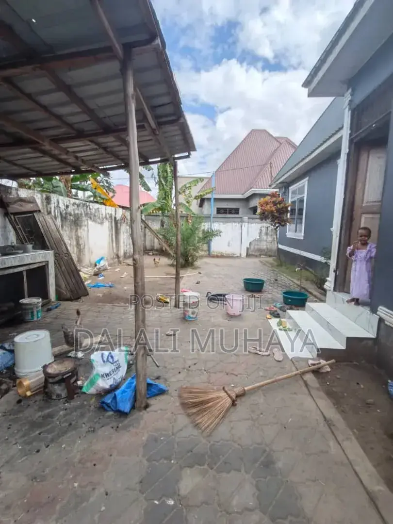 4bdrm House in Azam Complex, Mbagala for sale