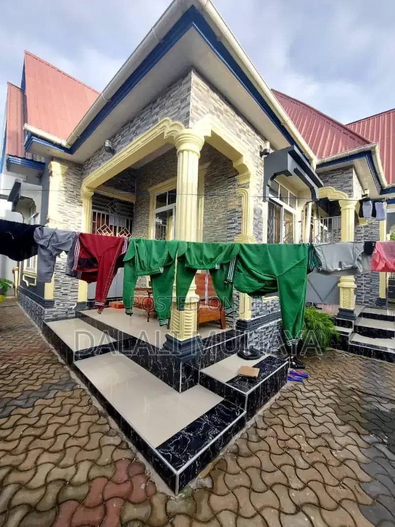 4bdrm House in Azam Complex, Mbagala for sale