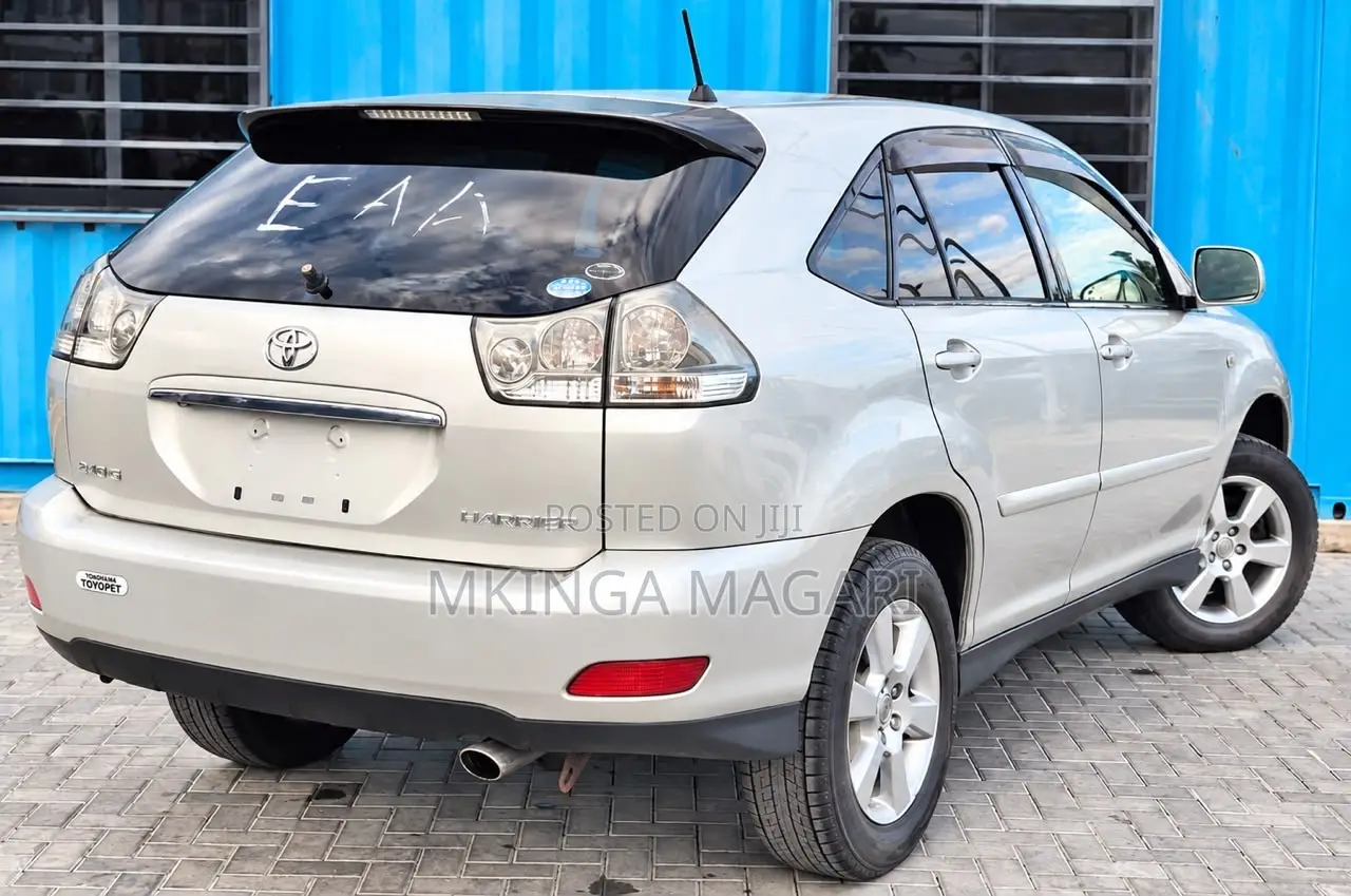 Toyota Harrier 2005 Silver