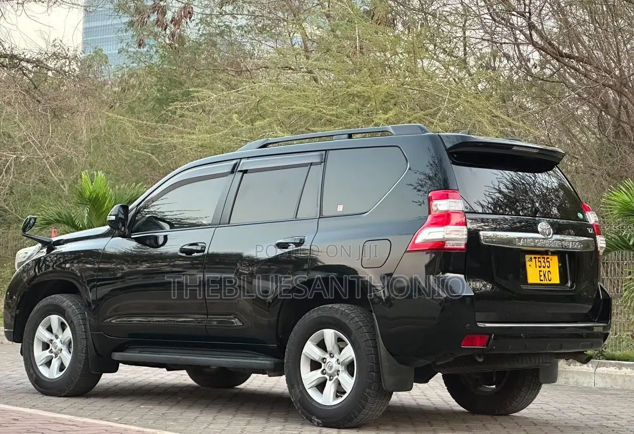 Toyota Land Cruiser Prado 2016 Black