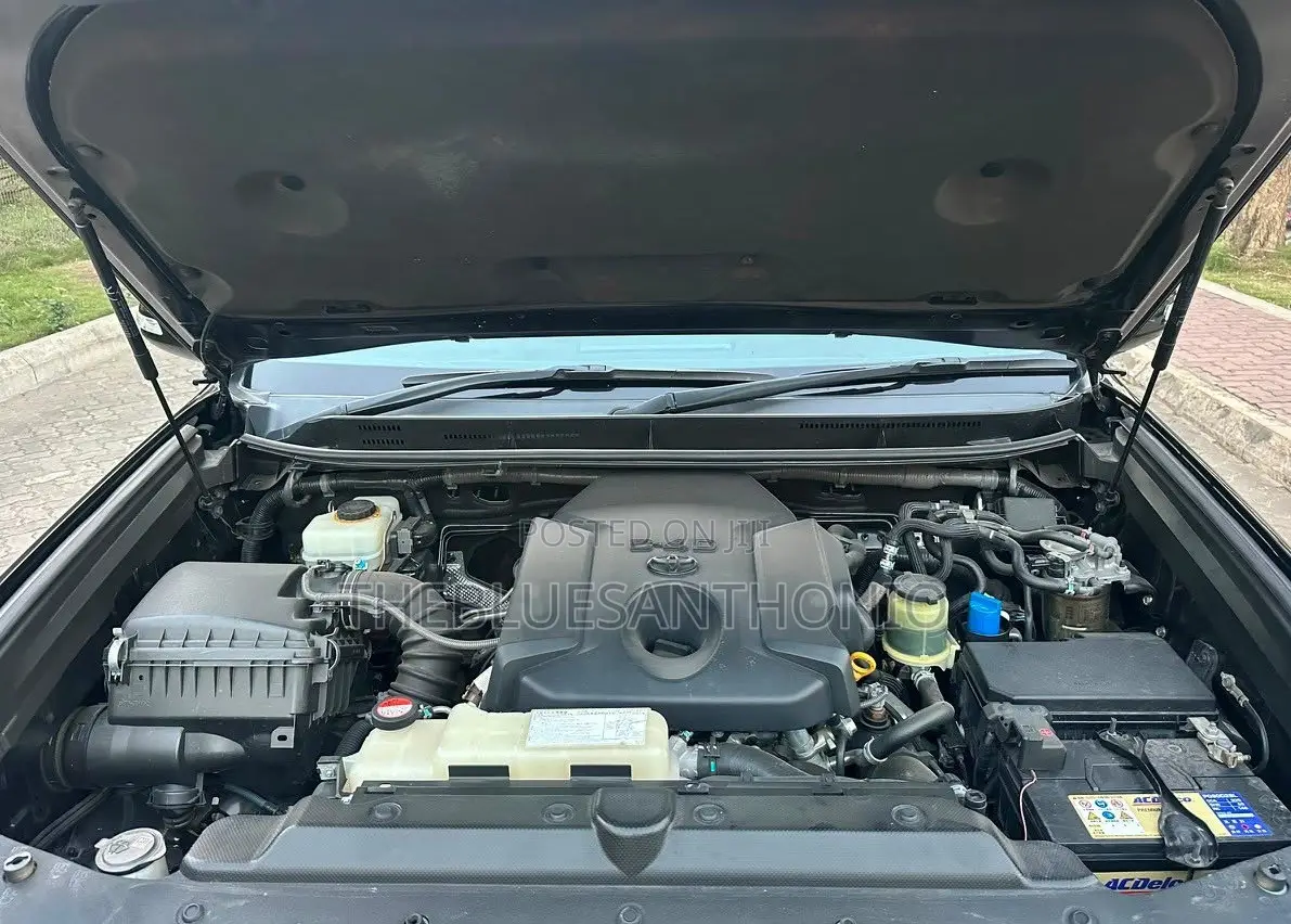 Toyota Land Cruiser Prado 2016 Black