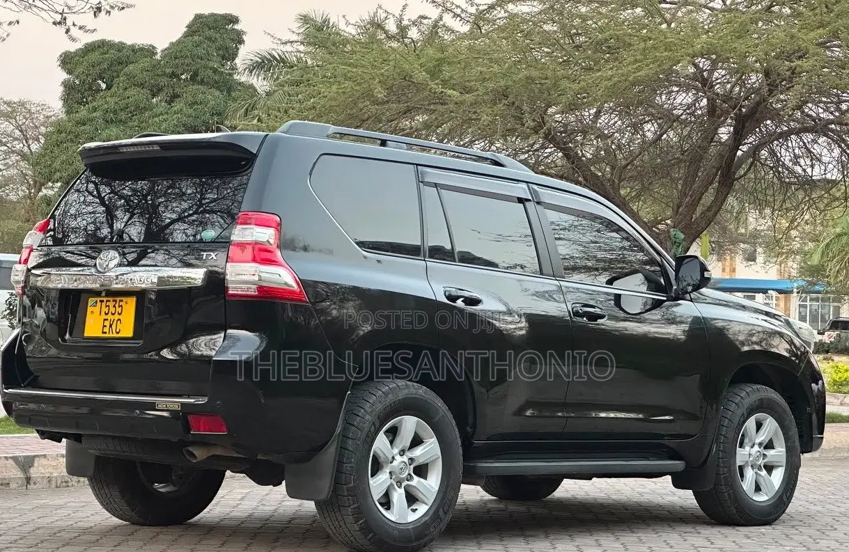 Toyota Land Cruiser Prado 2016 Black