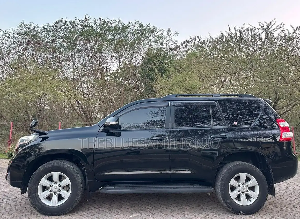 Toyota Land Cruiser Prado 2016 Black