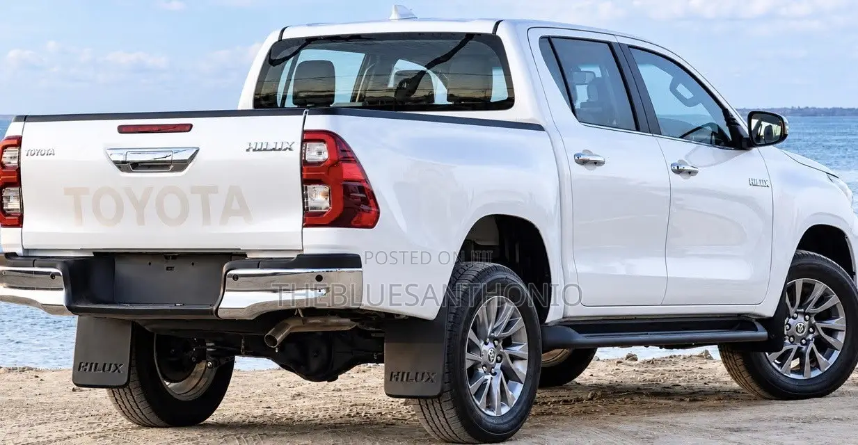 New Toyota Hilux 2025 Pearl