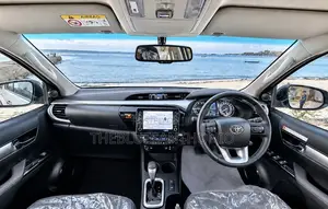 New Toyota Hilux 2025 Pearl