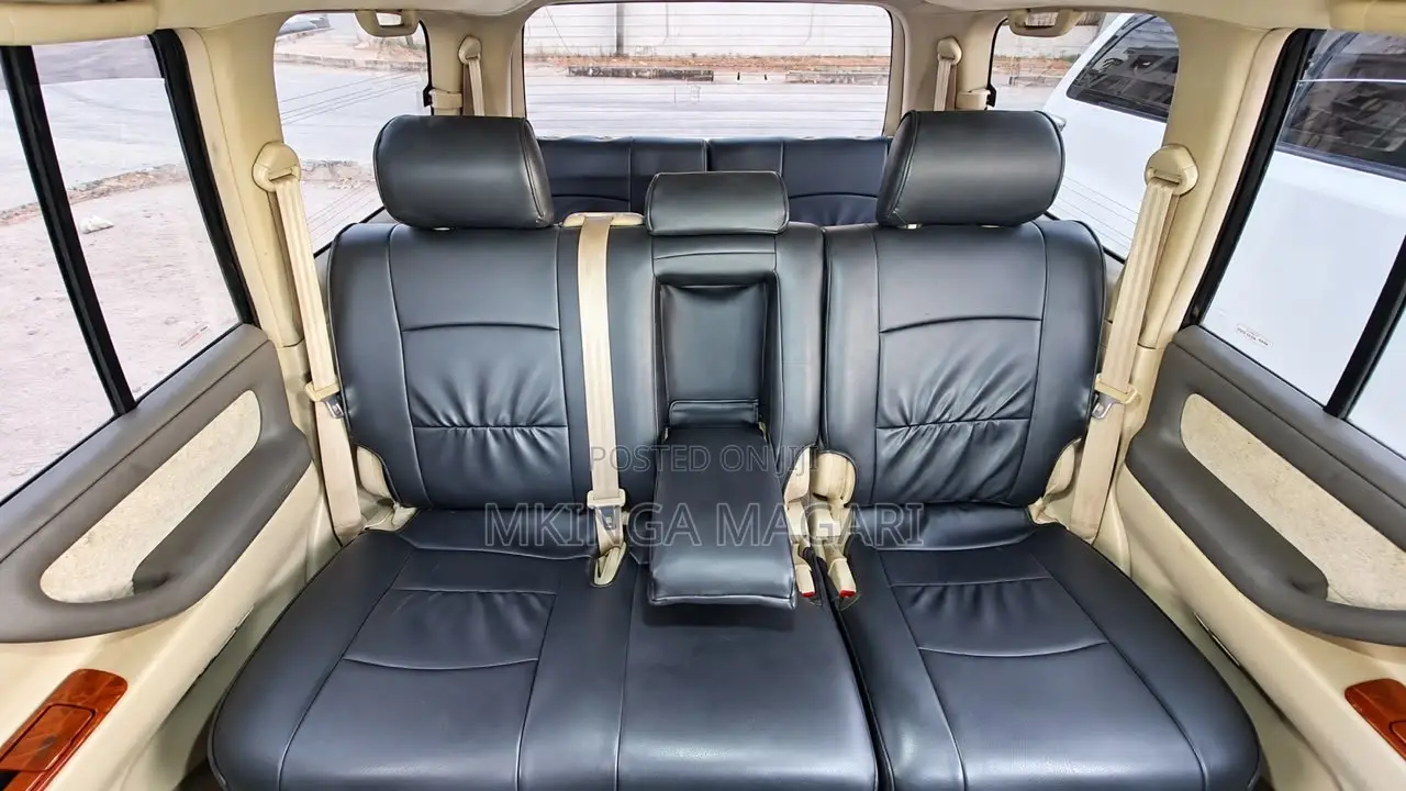 Toyota Land Cruiser 2004 Black