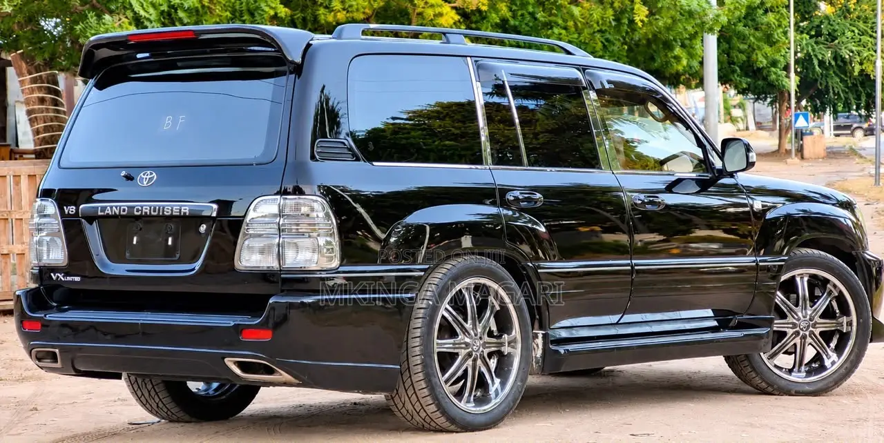 Toyota Land Cruiser 2004 Black