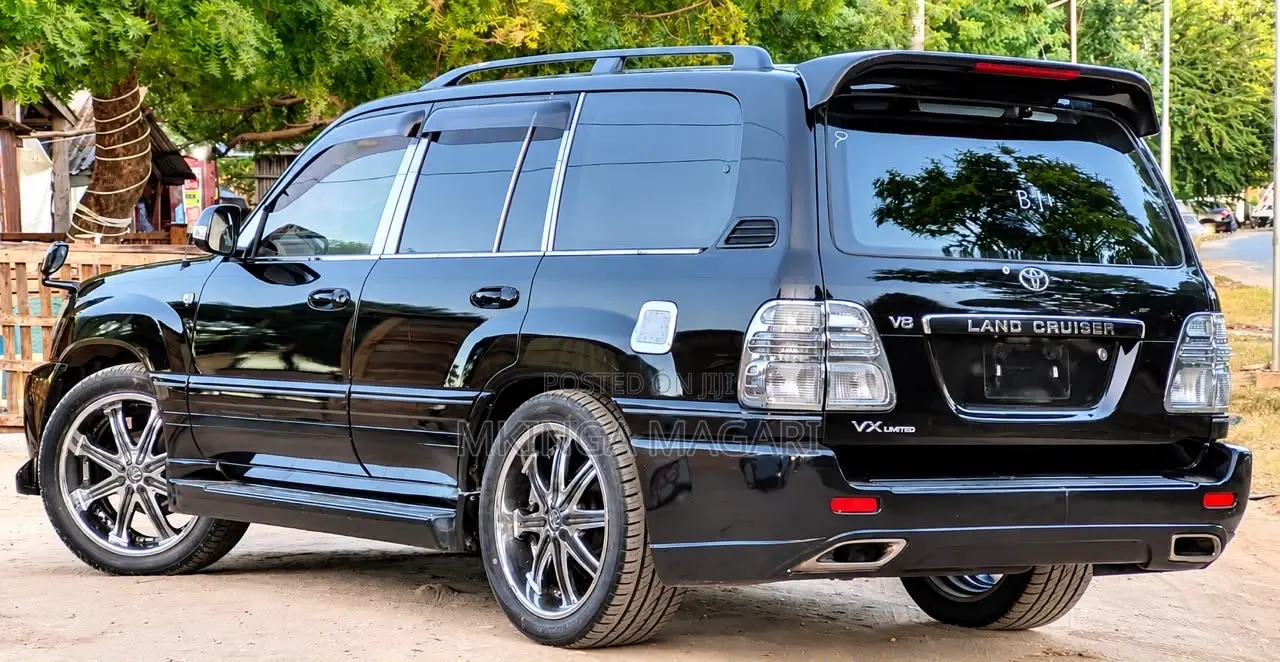 Toyota Land Cruiser 2004 Black