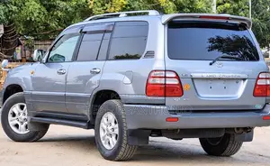 Toyota Land Cruiser 2006 Gray