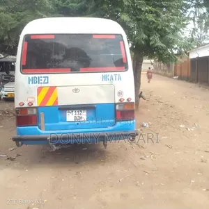 Toyota Coaster 2003 White