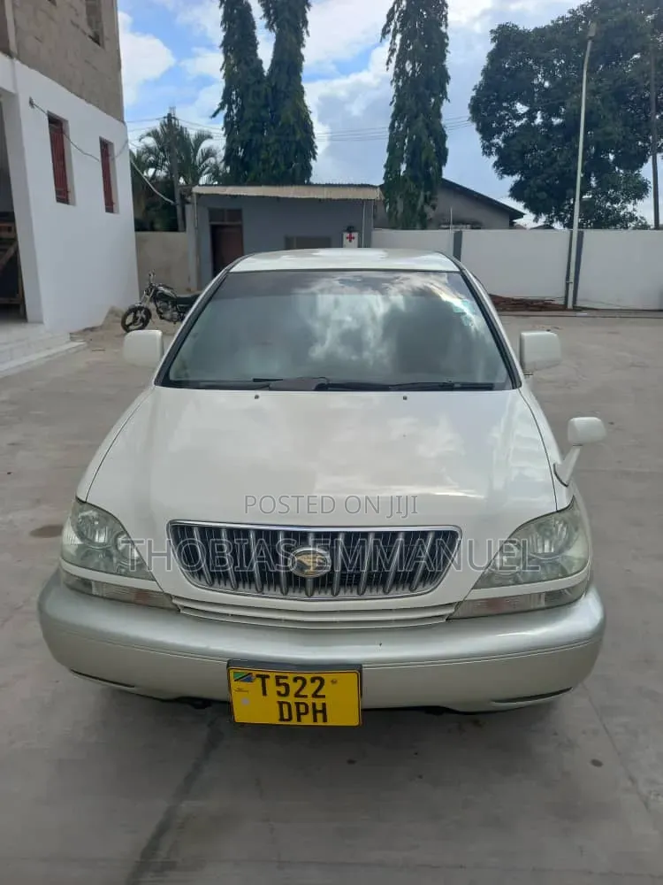 Toyota Harrier 2002 White