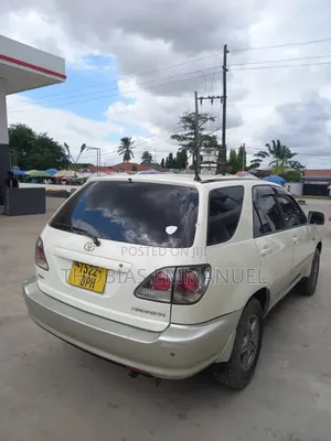 Toyota Harrier 2002 White