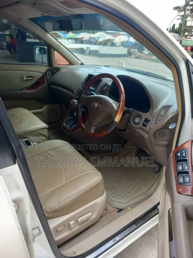 Toyota Harrier 2002 White