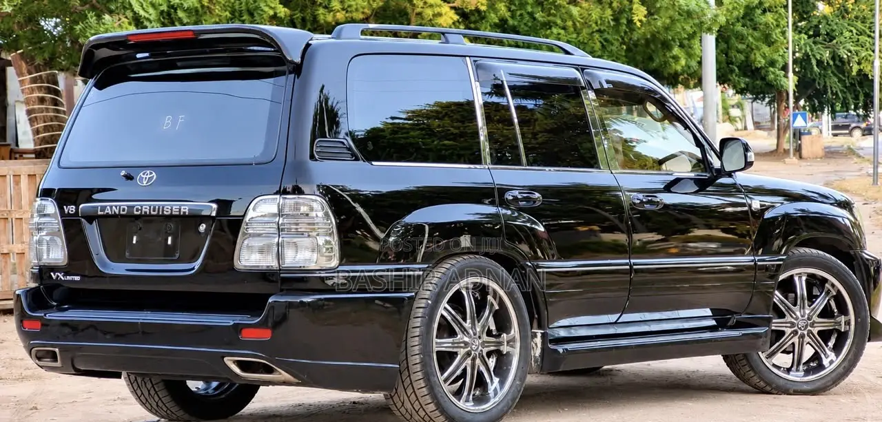 Toyota Land Cruiser HDJ 100 2004 Black