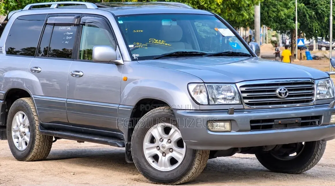 Toyota Land Cruiser 2005 Silver
