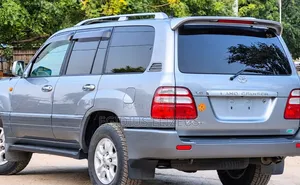 Toyota Land Cruiser 2005 Silver