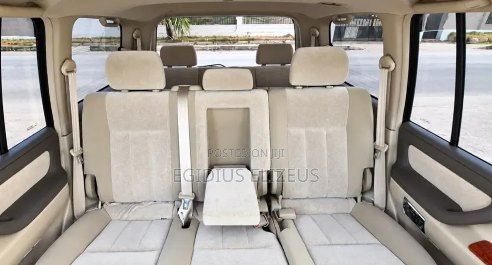 Toyota Land Cruiser 2005 Silver