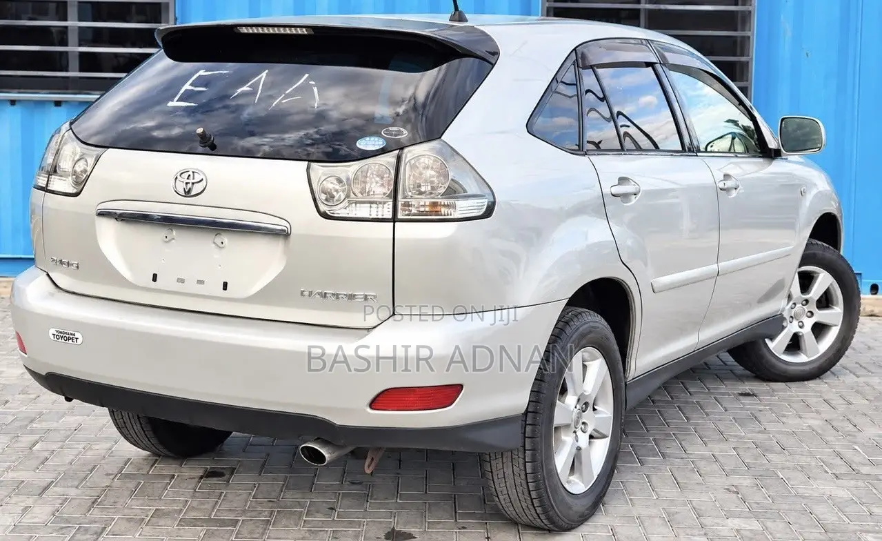 Toyota Harrier 2005 Silver