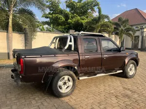 Nissan Hardbody 2009 Brown