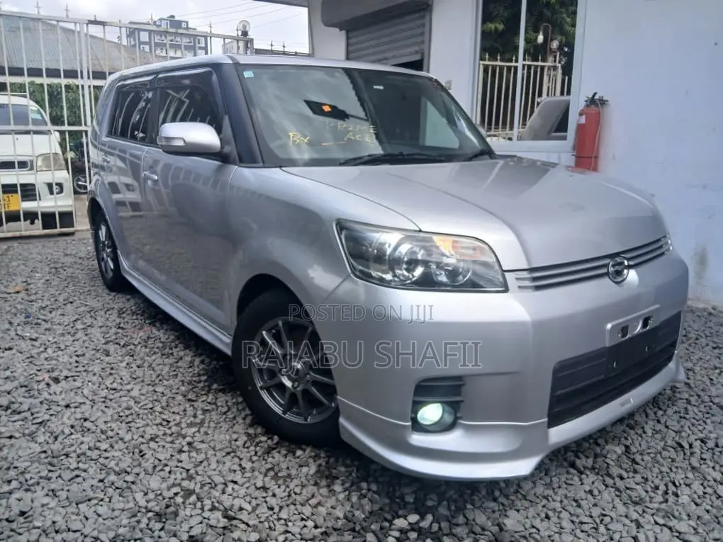 Toyota Corolla Rumion Hatchback 1.5 FWD 2008 Silver