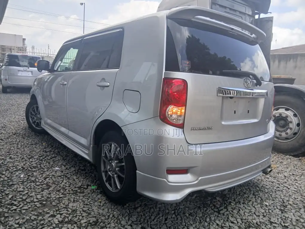 Toyota Corolla Rumion Hatchback 1.5 FWD 2008 Silver