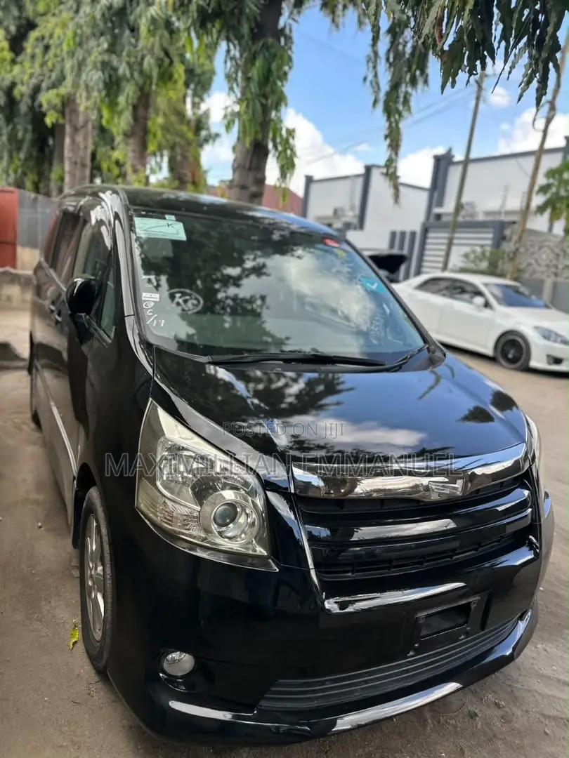 Toyota Noah 2009 Black